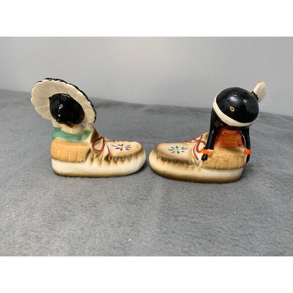 Vintage Native American Child Salt Shaker Moccasin 1960s Japan - Picture 5 of 13